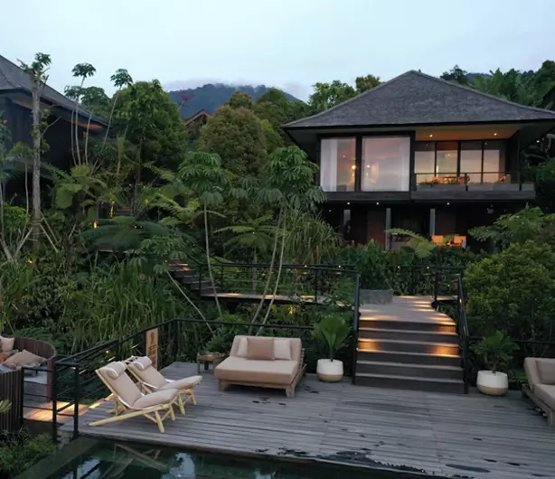 One of the 6 cabins that you can book.