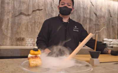 The presentation of dishes is really spectacular. Don't be surprised if you see fire and smoke!